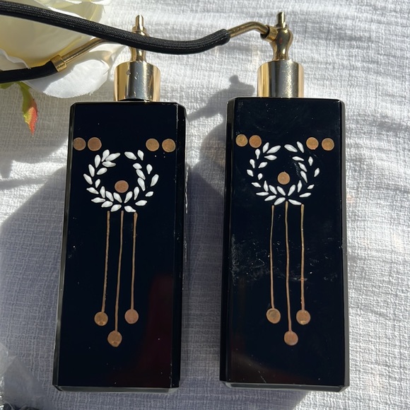 Chic Hollywood Regency Style Hand Painted Austrian Glass Perfume Bottle Atomizer - Picture 9 of 16